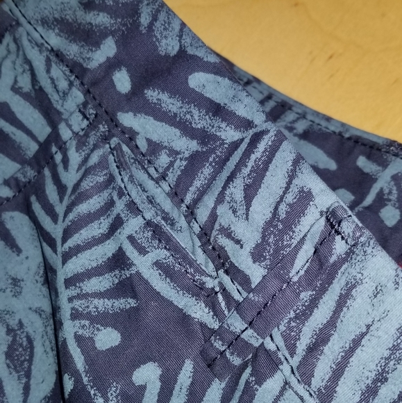 Men's: Gap KHAKIS Hawaiian Print Shorts - Picture 11 of 11